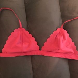 VICTORIAS SECRET SCALLOPED BRALETTE